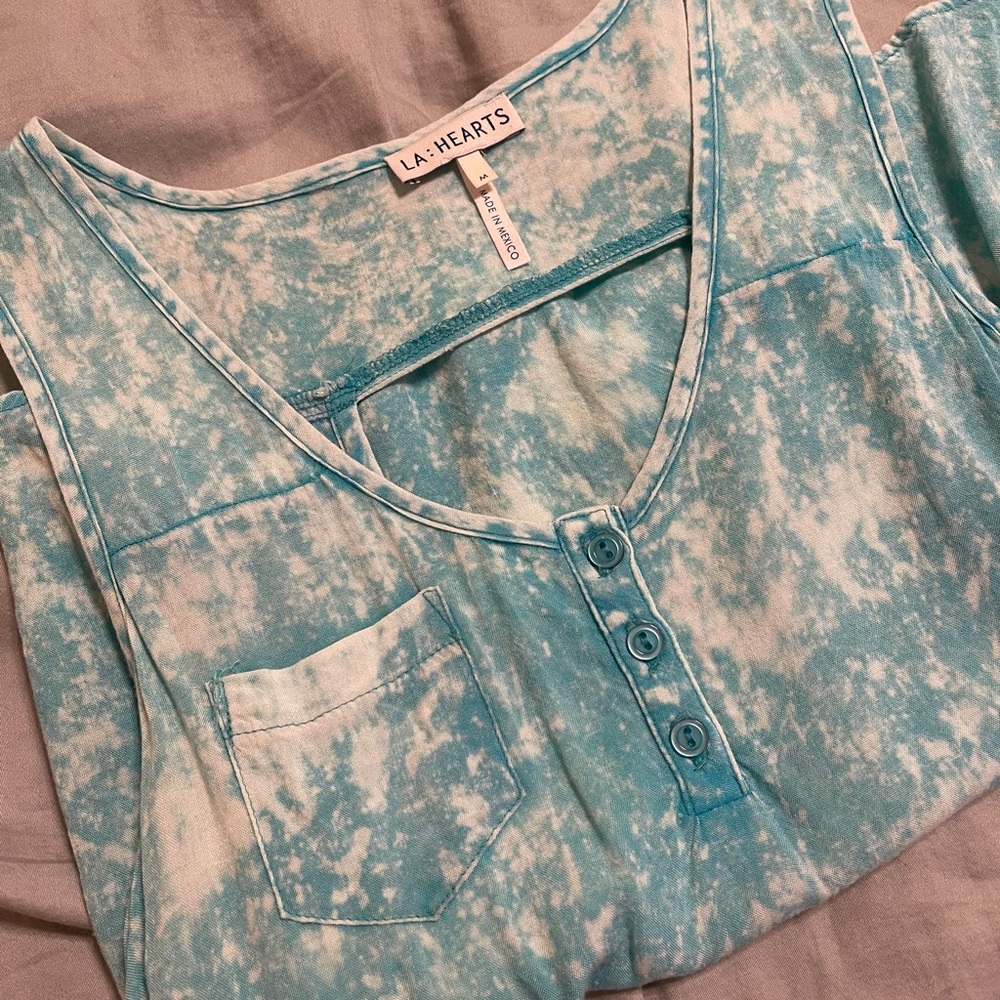 Tank Top. - Picture 2 of 3